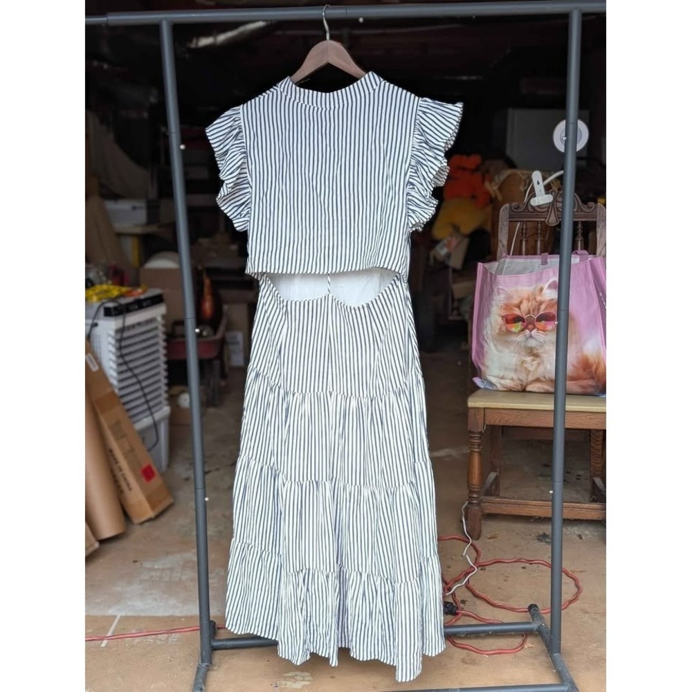 Entro Blue & White Striped Ruffle Sleeve Maxi Dress  Cutout Back, Tiered Skirt L - Picture 5 of 10